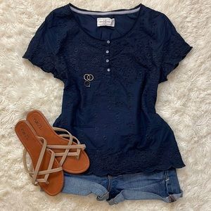 ABERCROMBIE & FITCH “COTTAGE CORE” CAPPED SLEEVED STITCHED TEE • SIZE M •